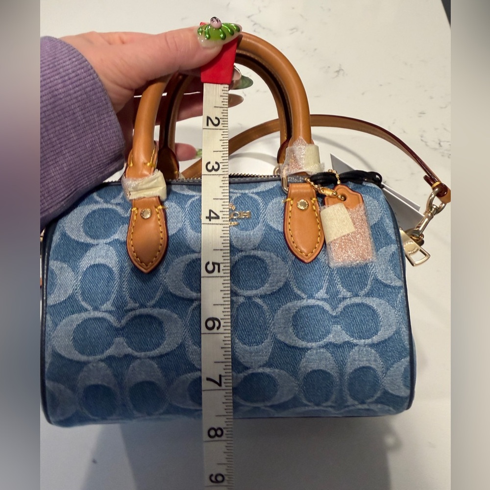 🦋New! Coach! - Picture 17 of 17